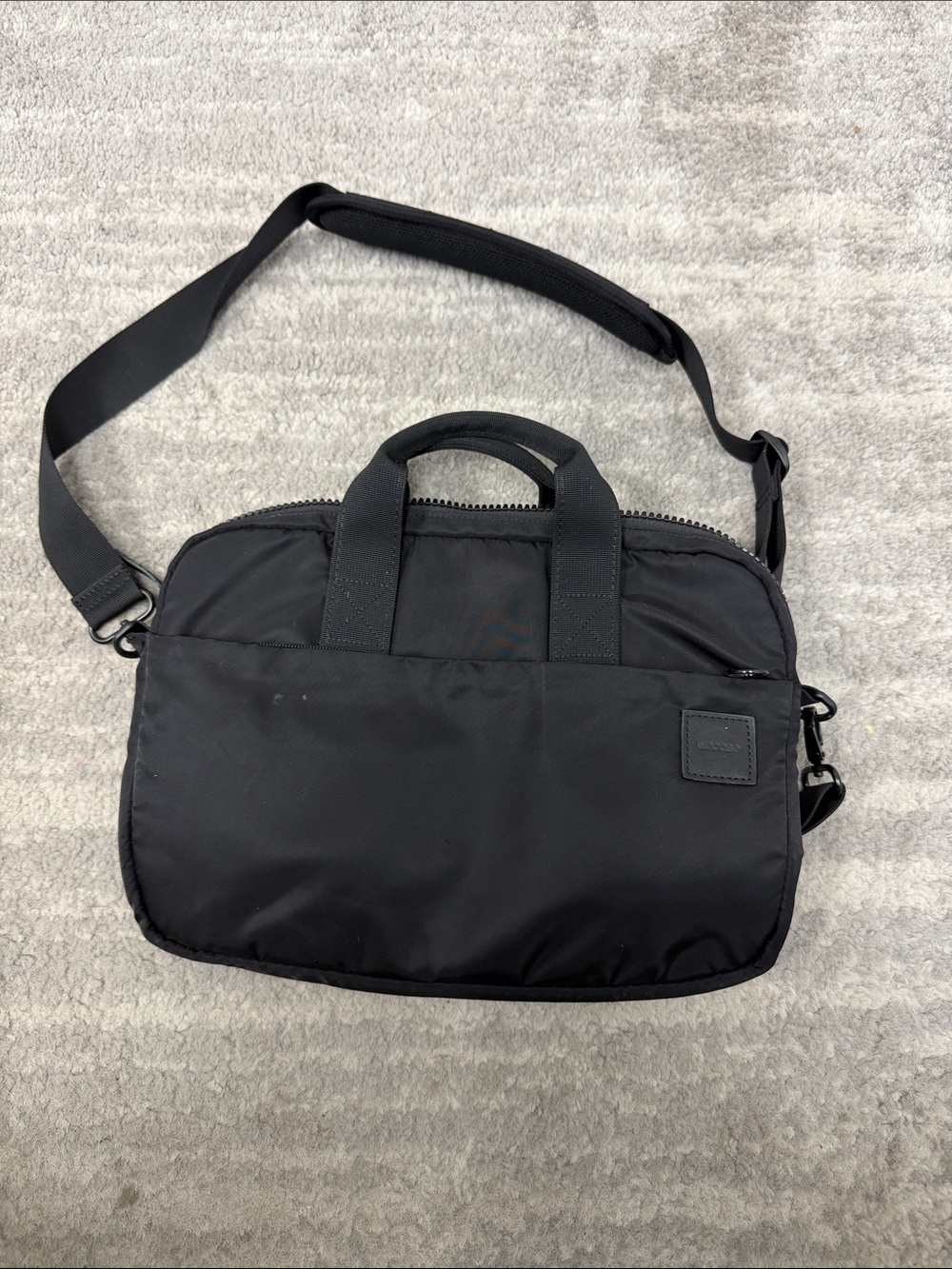 Incase Black Laptop Briefcase with Removable Shoulder Strap